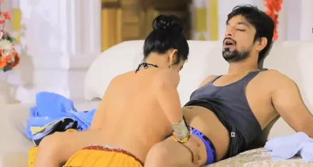 Pyaasi bhabhi ki chut ko diya apna jawan land sy maza